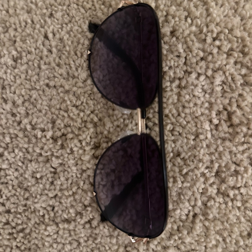 Quay Australia Sunglasses "High-Key Twist" black/smoke - Picture 3 of 5